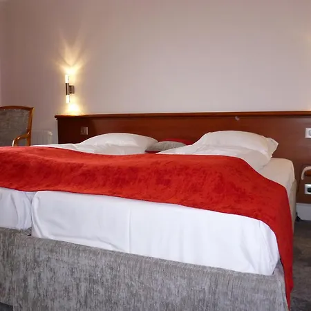 Au Cep De Vigne Hotel 3*