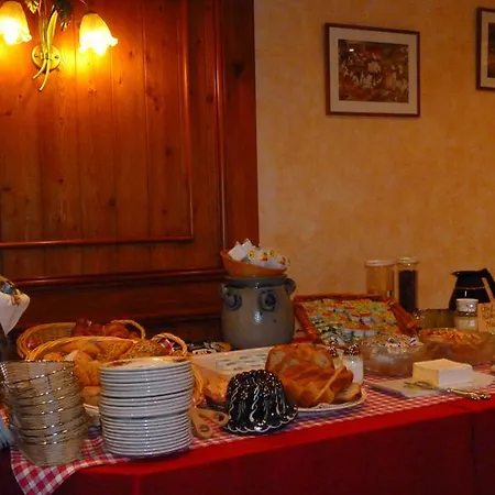 Au Cep De Vigne ホテル